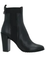 Tod's Ankle Boots In Black