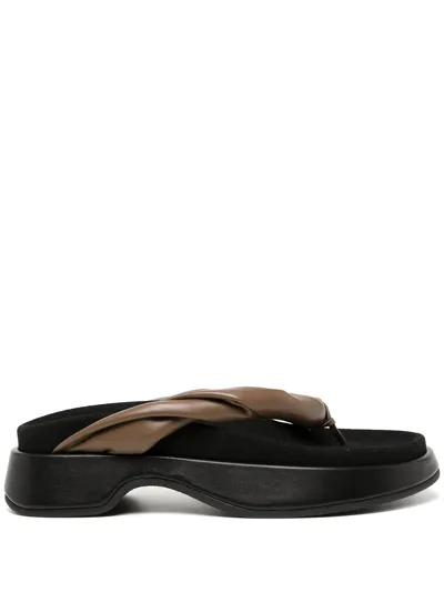 Reike Nen Twisted-strap Platform Flip Flops In Schwarz