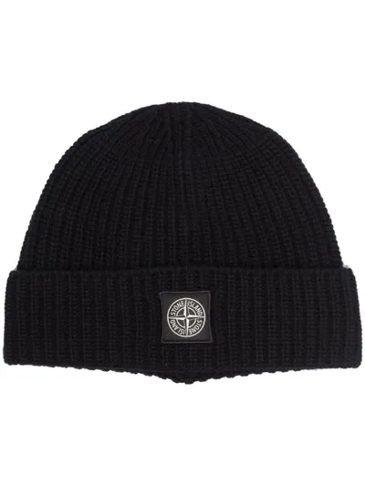 Stone Island Logo-patch Ribbed-knit Beanie In Black