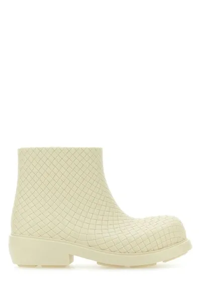 Bottega Veneta Beige Puddle Boot In White