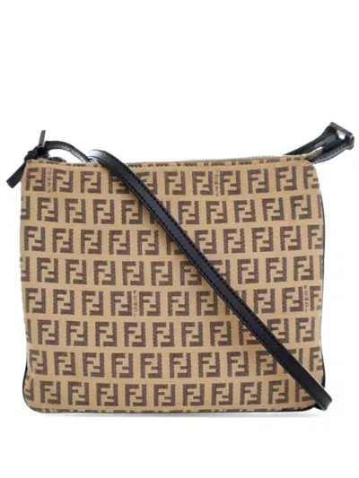 Pre-owned Fendi 2000-2010 Zucchino Canvas Crossbody Bag In Brown