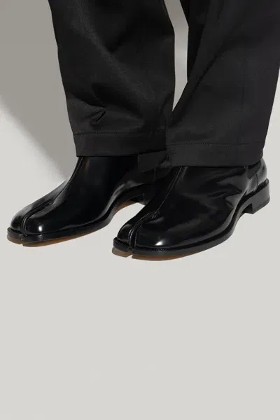 Maison Margiela Tabi Patent-leather Brogues In Black