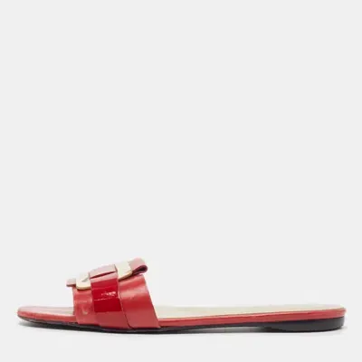 Pre-owned Roger Vivier Red/gold Patent And Leather Pilgrim De Jour Slide Flats Size 37